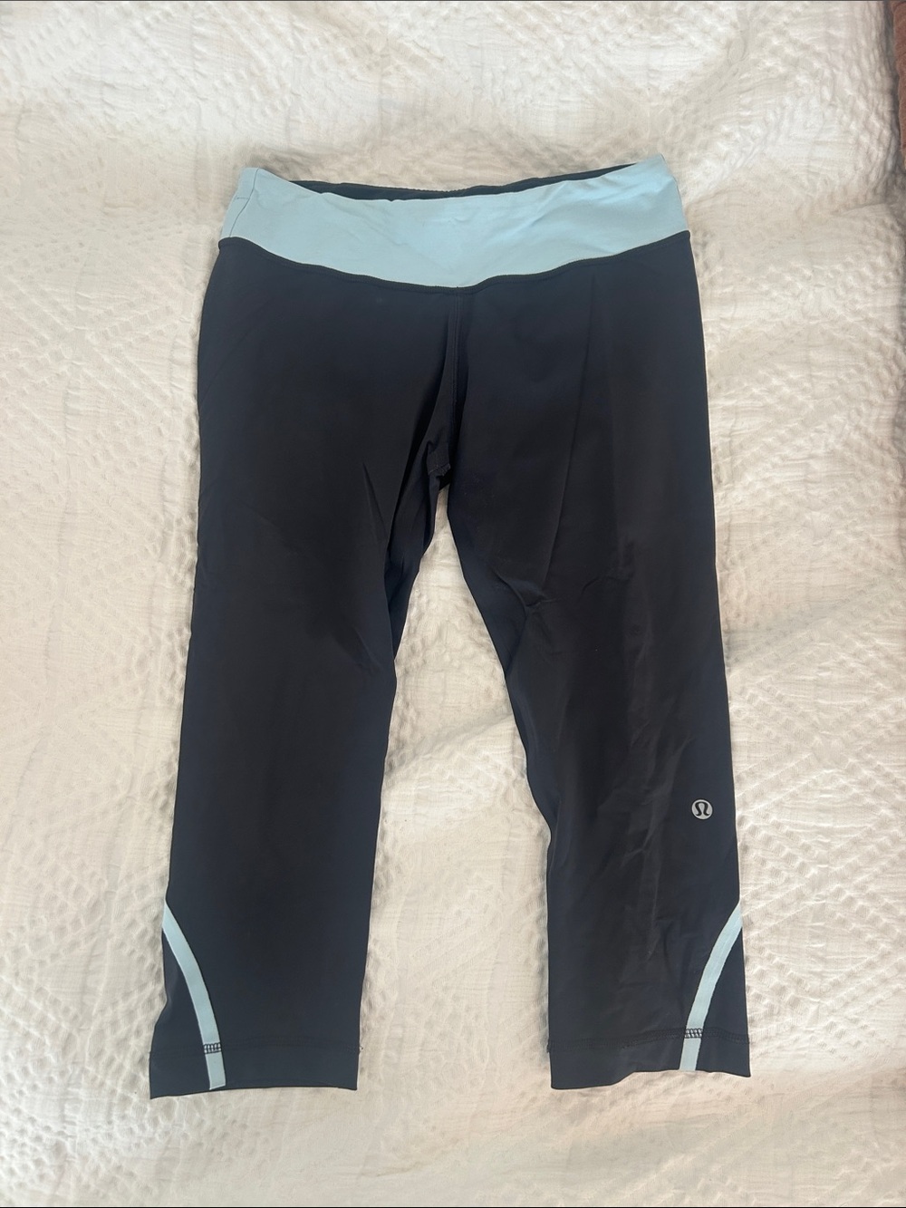 lululemon athletica grey Leggings with Light Blue Waistband & Accents Capri